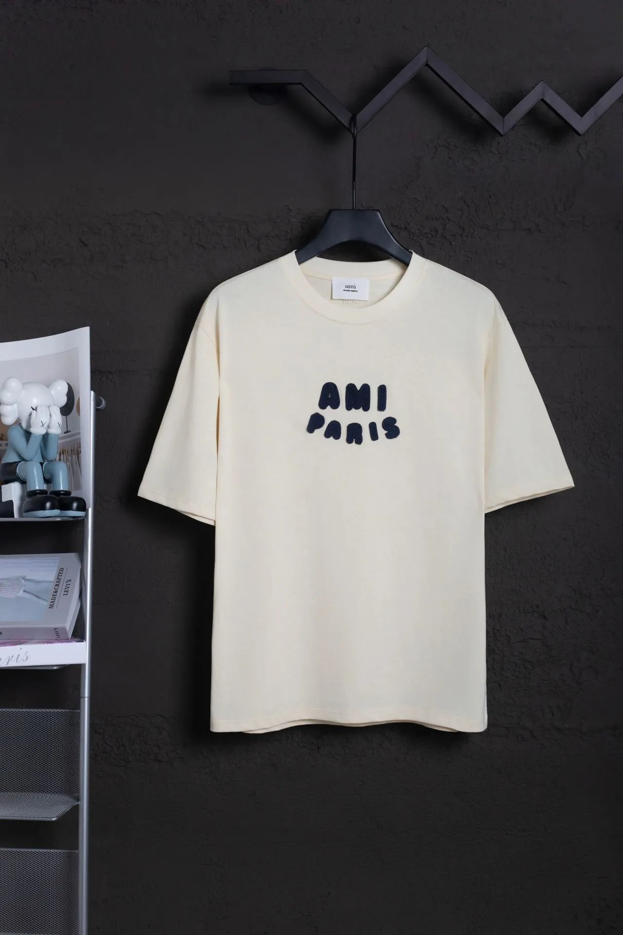 AMI Paris T-Shirts MQ605 Embroidered de Cœur Logo Crewneck T-Shirt — 607 Apricot Color
