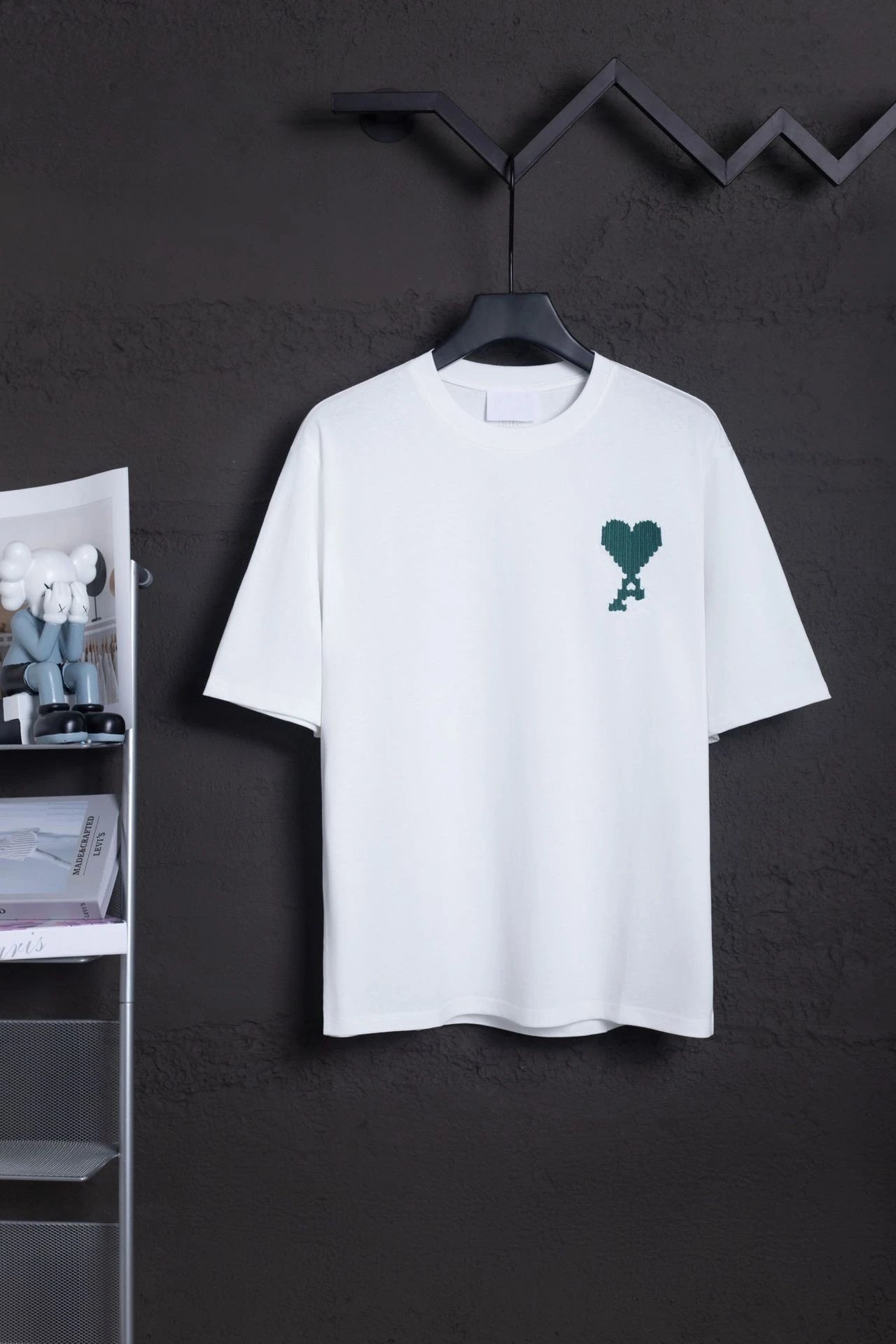 AMI Paris T-Shirts MQ605 Embroidered de Cœur Logo Crewneck T-Shirt — 616 white and green
