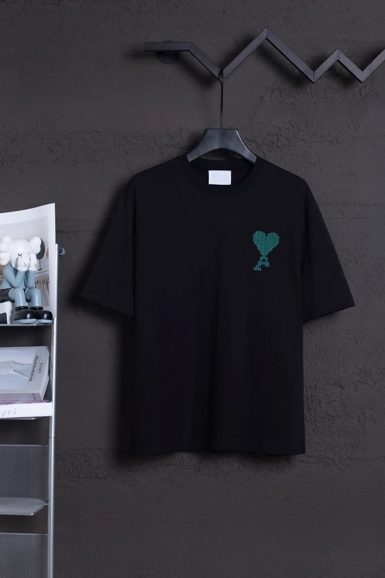 AMI Paris T-Shirts MQ605 Embroidered de Cœur Logo Crewneck T-Shirt — 616 Black and Green