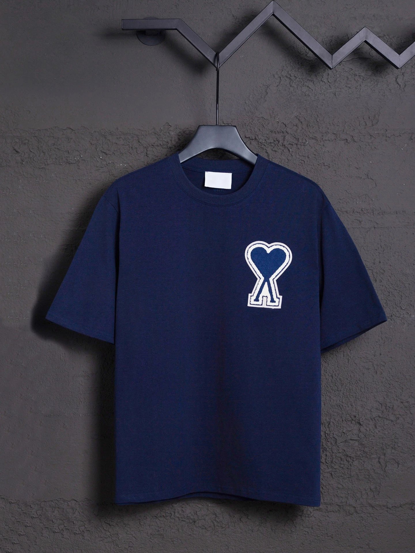 AMI Paris T-Shirts MQ605 Embroidered de Cœur Logo Crewneck T-Shirt — 602 Navy Blue