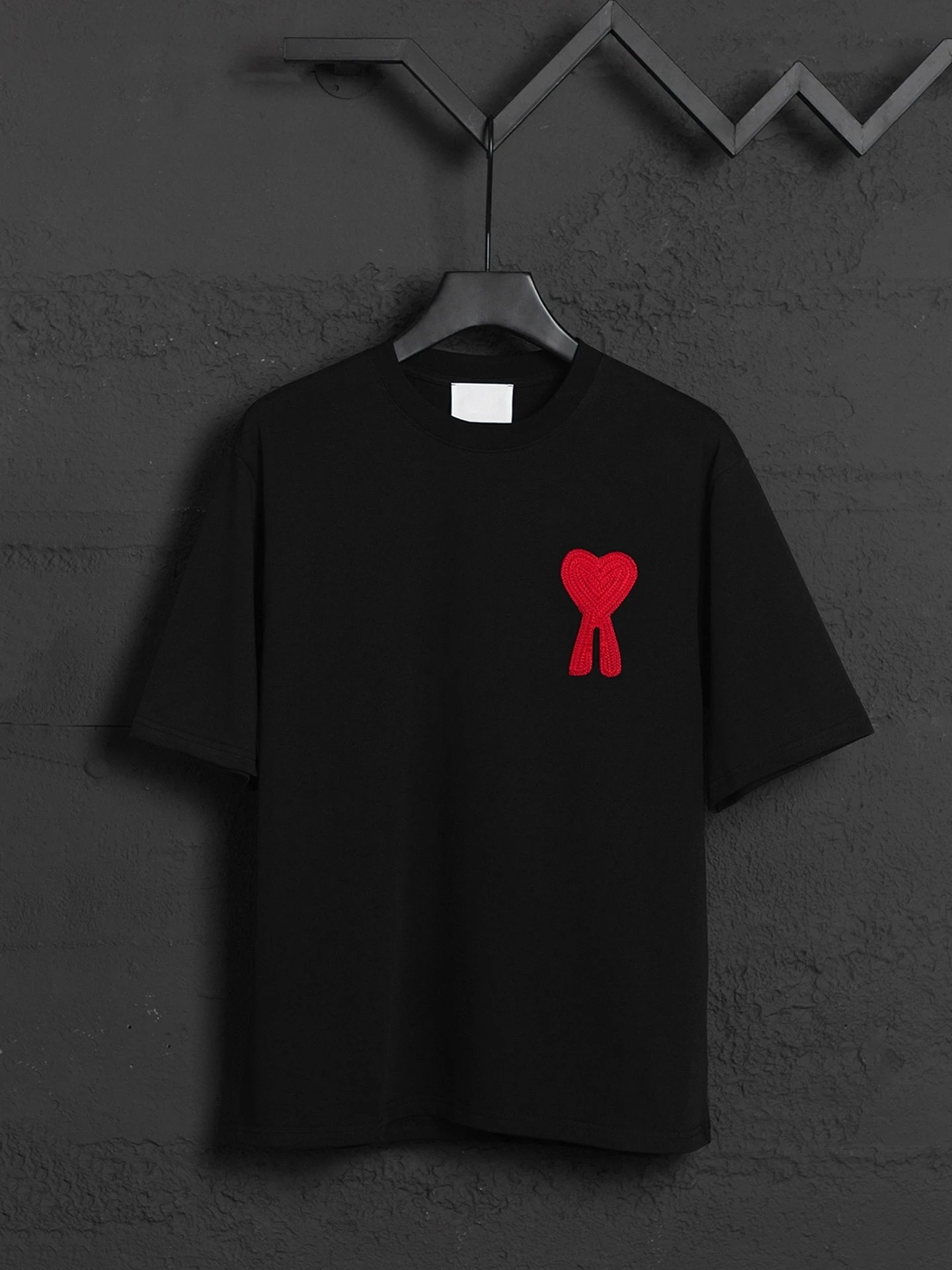 AMI Paris T-Shirts MQ605 Embroidered de Cœur Logo Crewneck T-Shirt — 606 Black and red