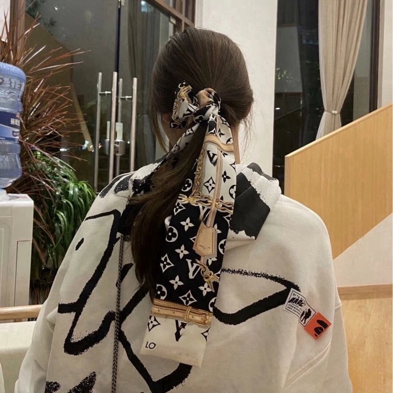 Louis Vuitton Scarves Monogram and chain-print narrow scarf image 2