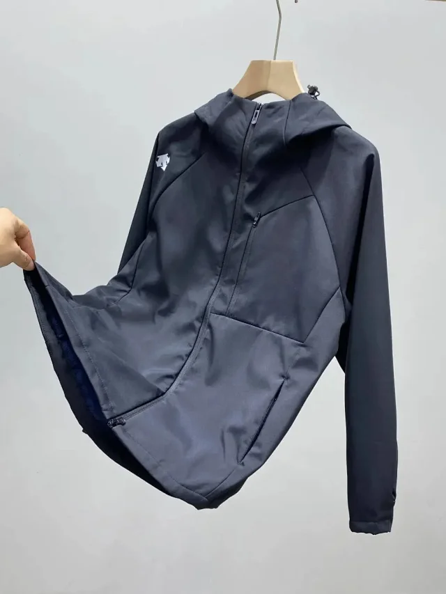 Descente Jackets Hooded zip-up jacket with chest zip pocket product detail image 8