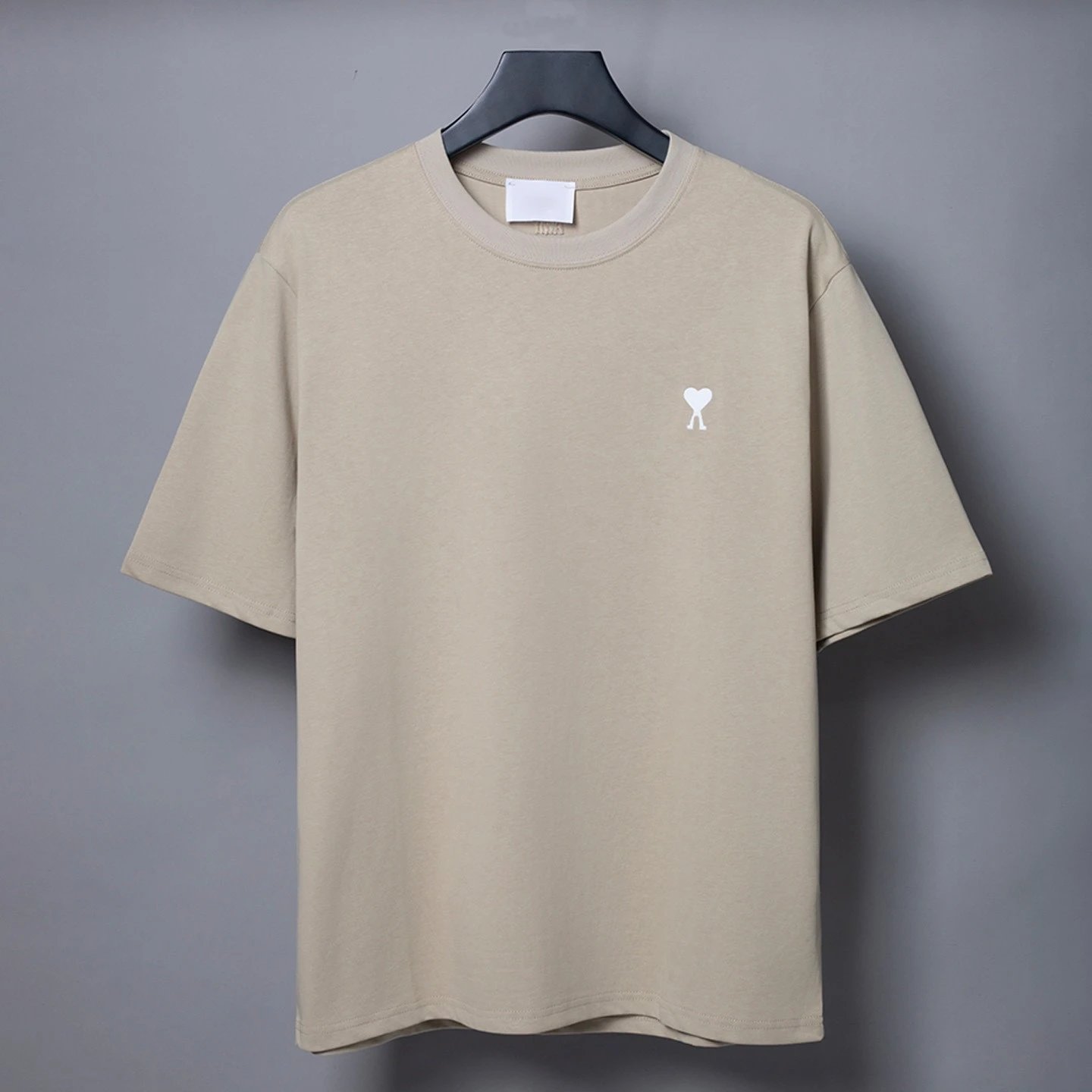 AMI Paris T-Shirts MQ605 Embroidered de Cœur Logo Crewneck T-Shirt — 617 Khaki