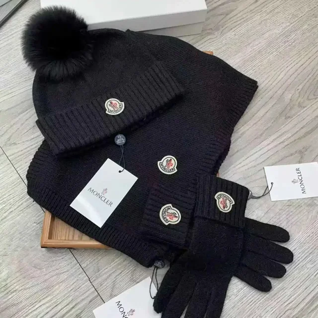 Moncler Knitted beanie, scarf and gloves set product detail image 2