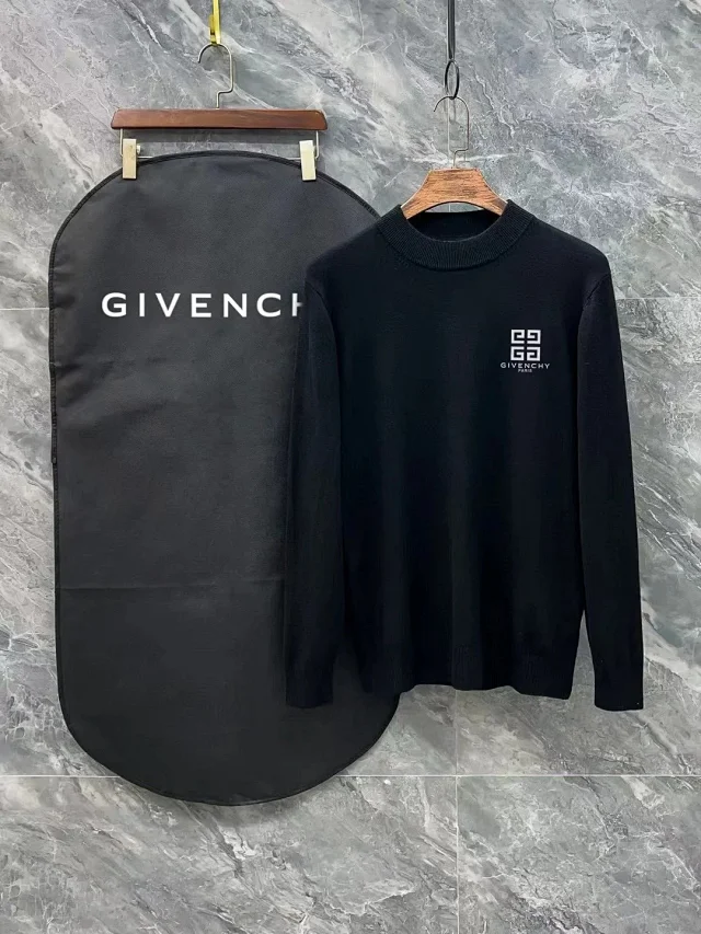 Givenchy Knitwear Logo Mock-Neck Sweater product detail image 10