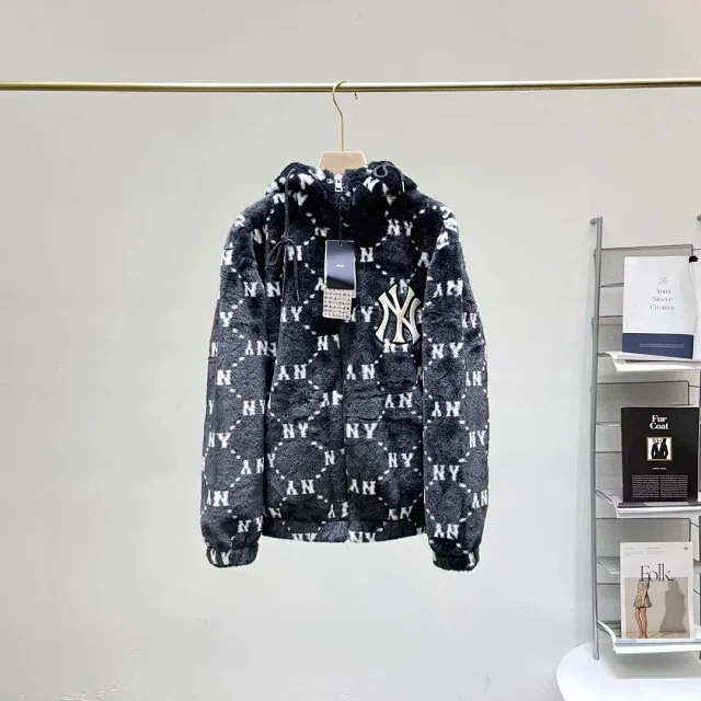 MLB Jackets Hooded faux-fur monogram zip jacket product detail image 2