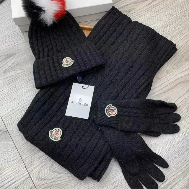 Moncler Knitted beanie, scarf and gloves set product detail image 3