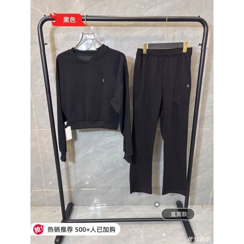 Alo Yoga Hoodies & Sweatshirts Half-Zip Stand-Collar Sweatshirt — Black Round Neck Straight