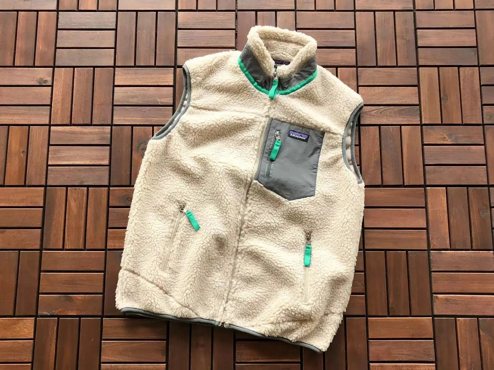 Patagonia Mixed fleece and puffer outerwear styles image 9
