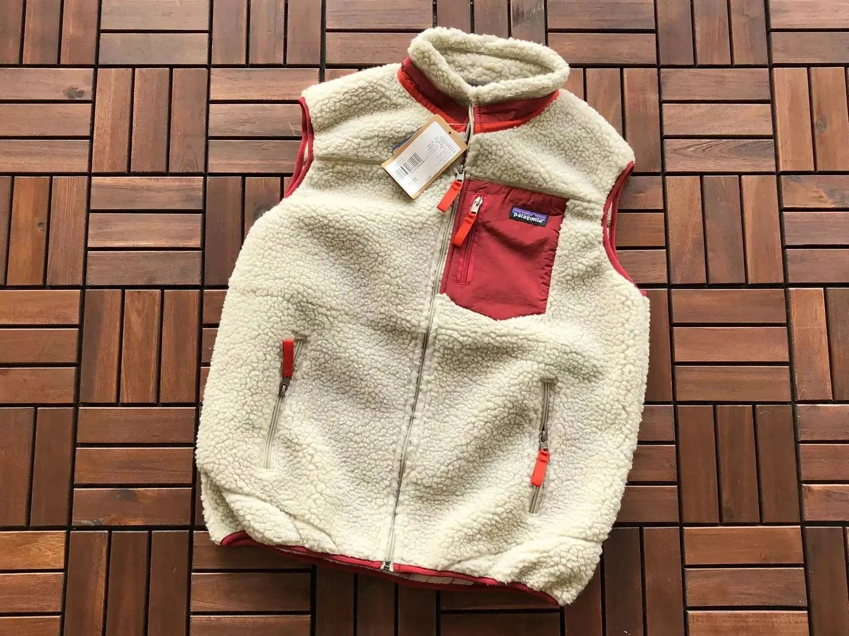 Patagonia Mixed fleece and puffer outerwear styles — 17