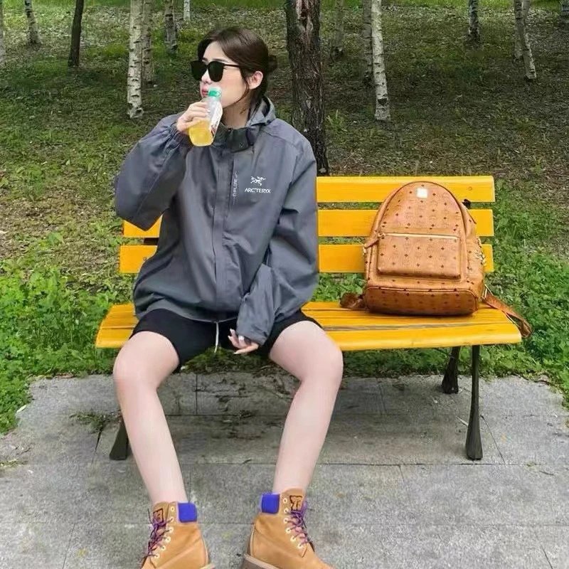 热风户外冲锋衣无缝压胶防风防水纯色运动连帽夹克外套 5