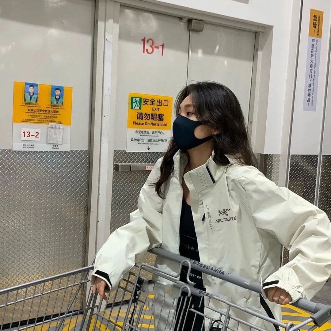 热风户外冲锋衣无缝压胶防风防水纯色运动连帽夹克外套 4