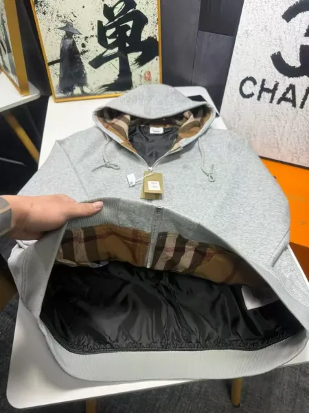 Burberry Hooded Zip-Up Jacket Black - 10