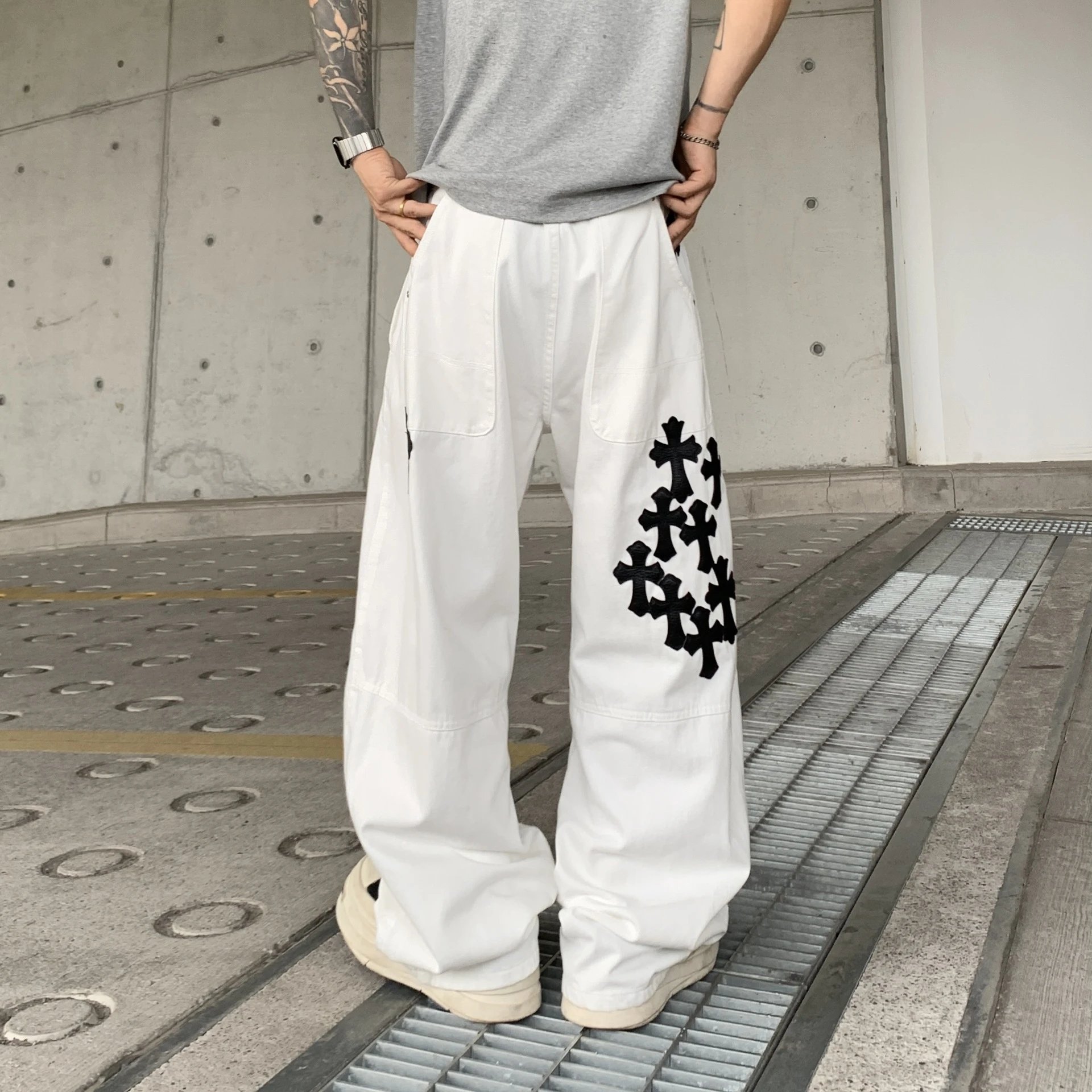 White back black 1381-2