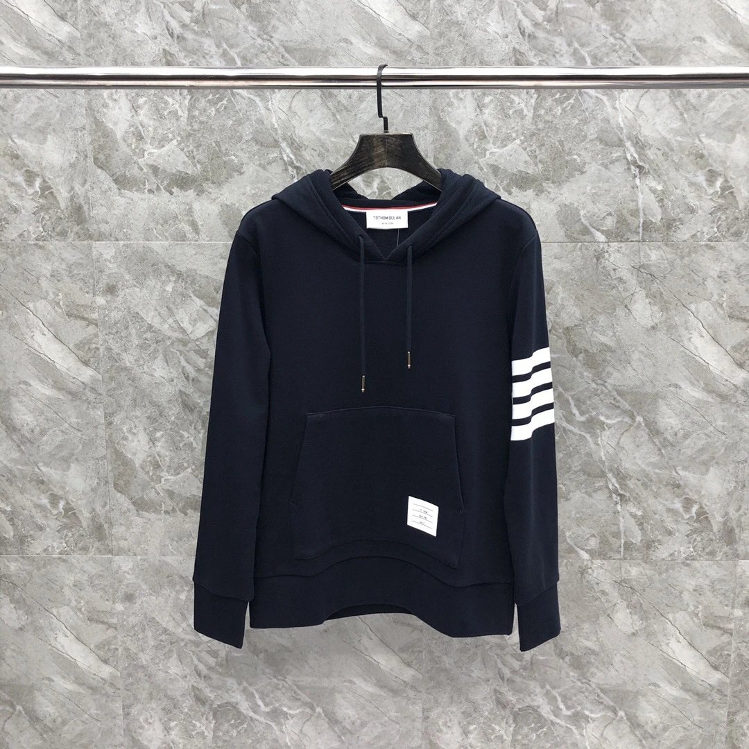 藏青色连帽卫衣