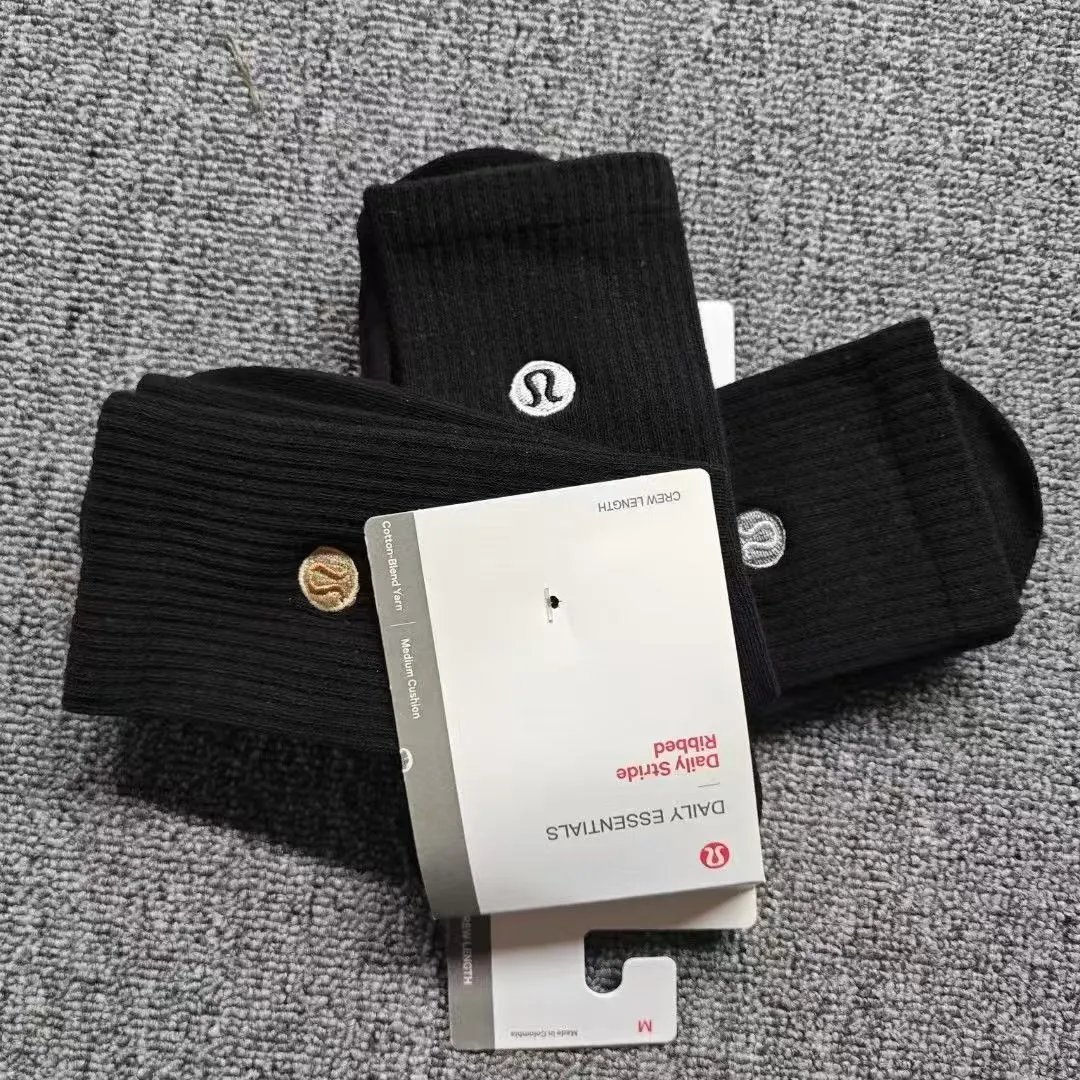 Lululemon Daily Stride Ribbed Black White Casual Ankle Socks
