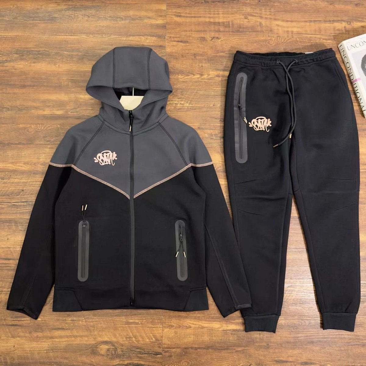 Design Tracksuit Set Black with Rose Gold Logo product detail 2 in Litbuy spreadsheet finds