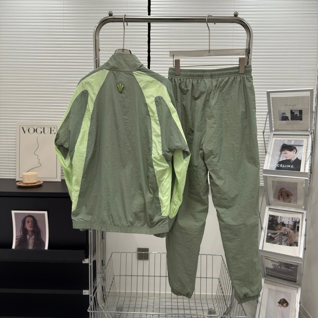 Nike Tracksuits Color-Block Woven Tracksuit image 2