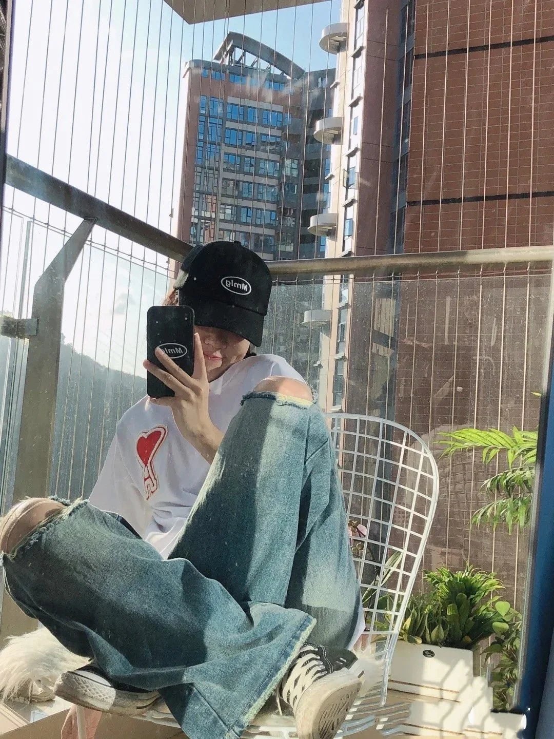 Ami Paris Heart Logo T-Shirt White - 16