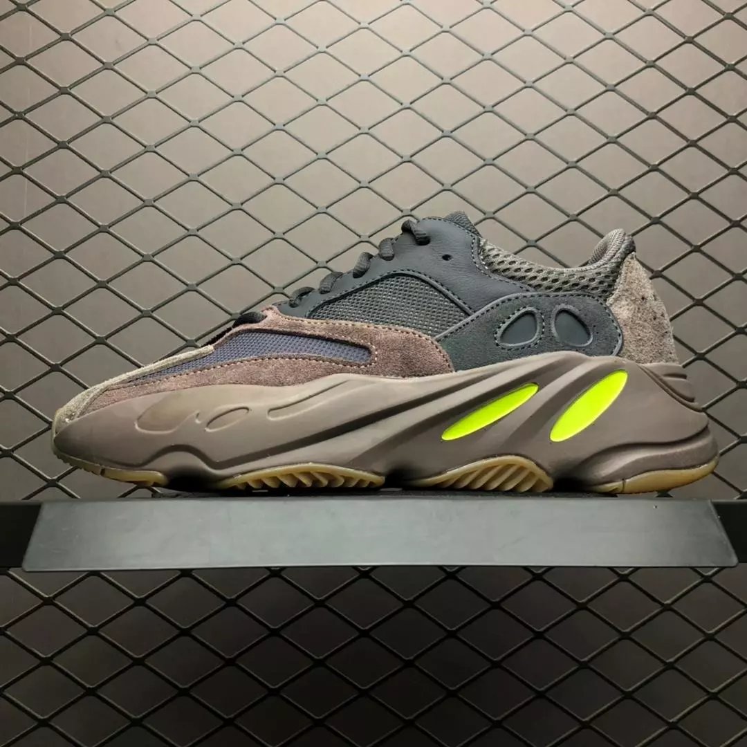 700 Brown