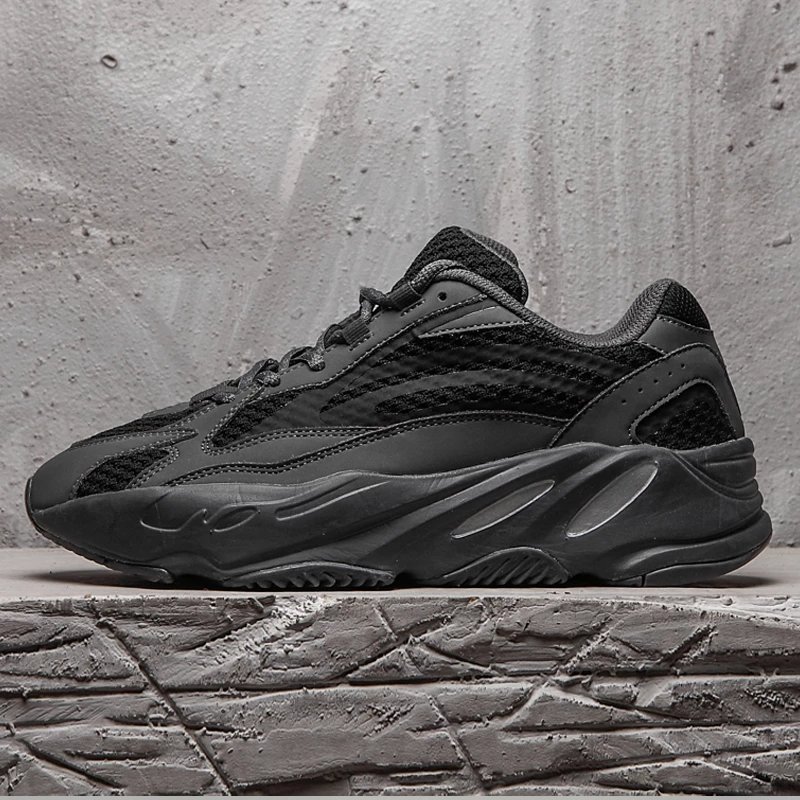 700 V2 Black Grey - Reflective