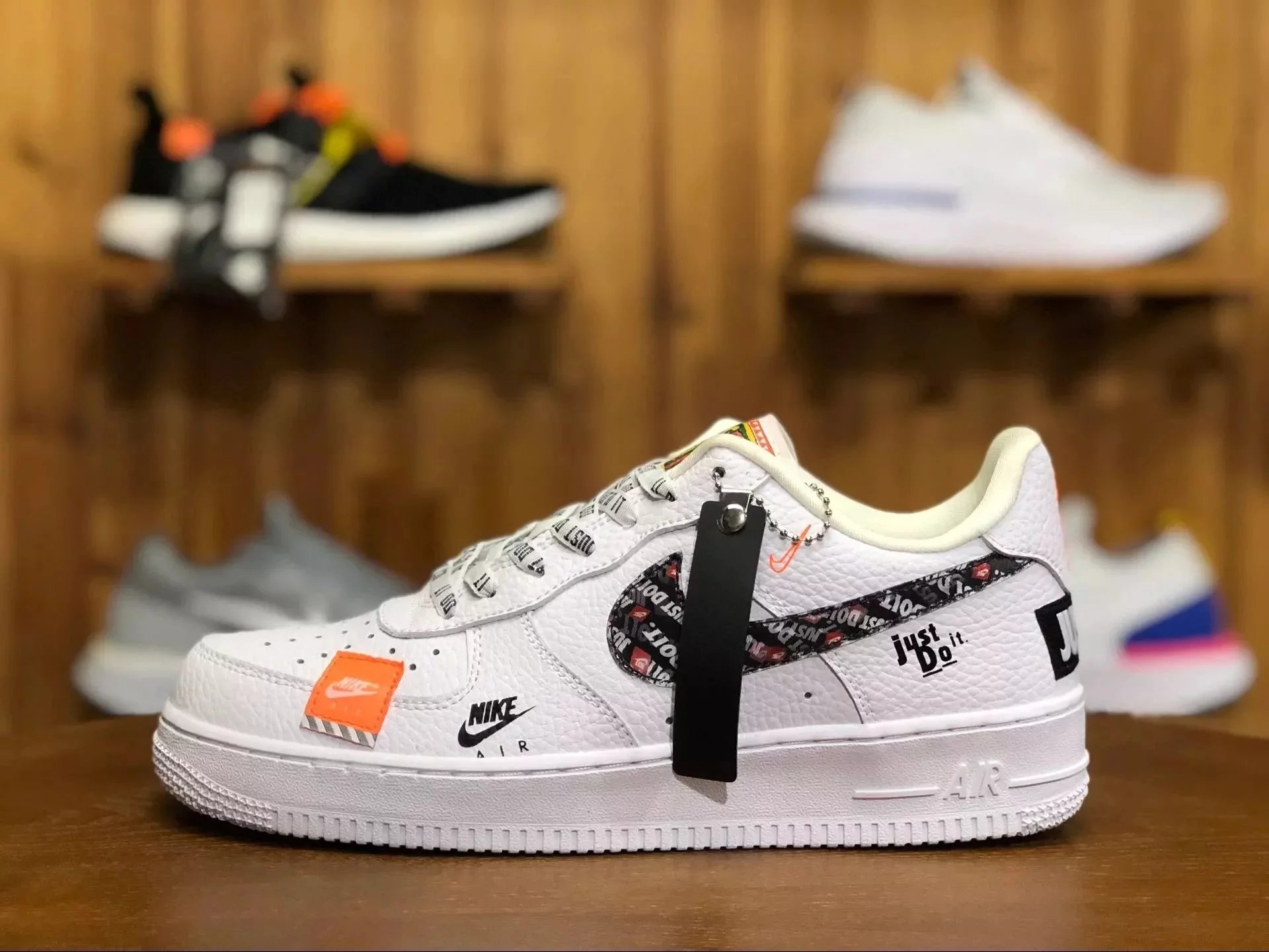 Co-branded white low-top