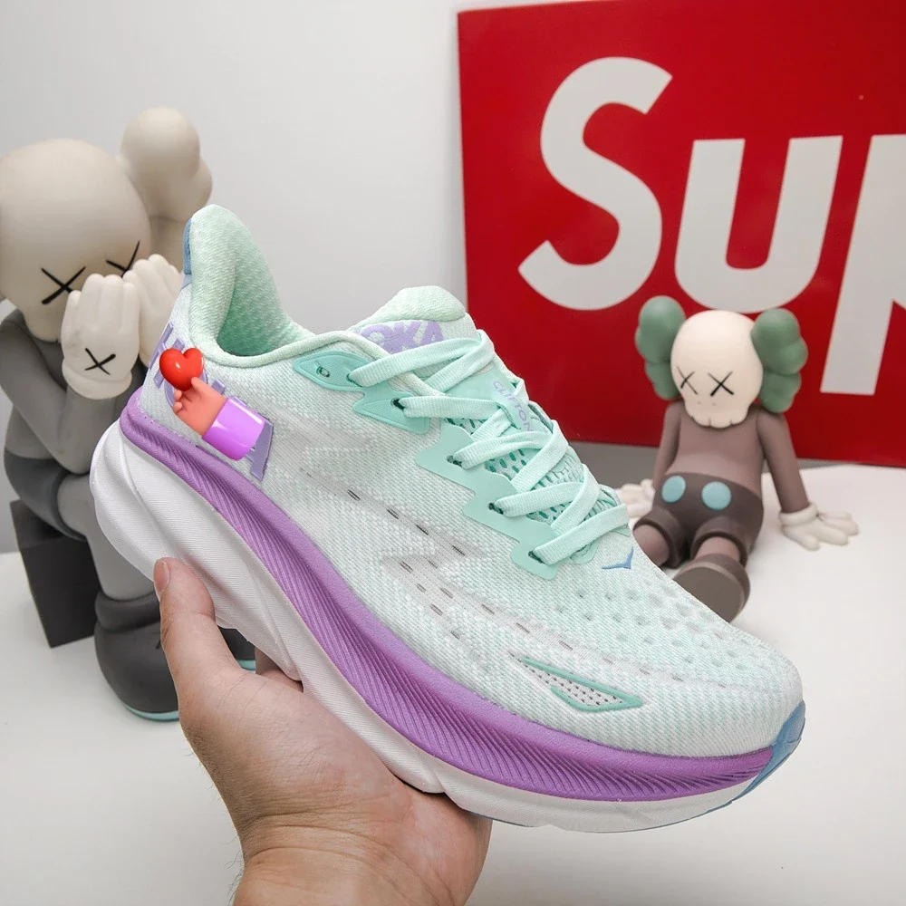 Hoka One One Clifton