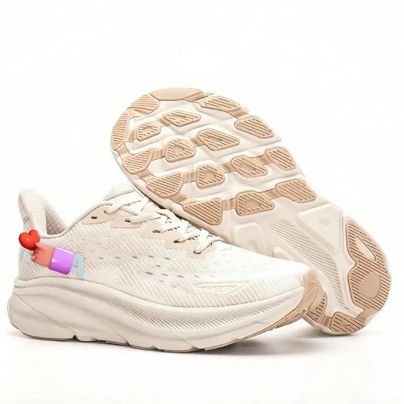 Hoka Clifton 9 Beige