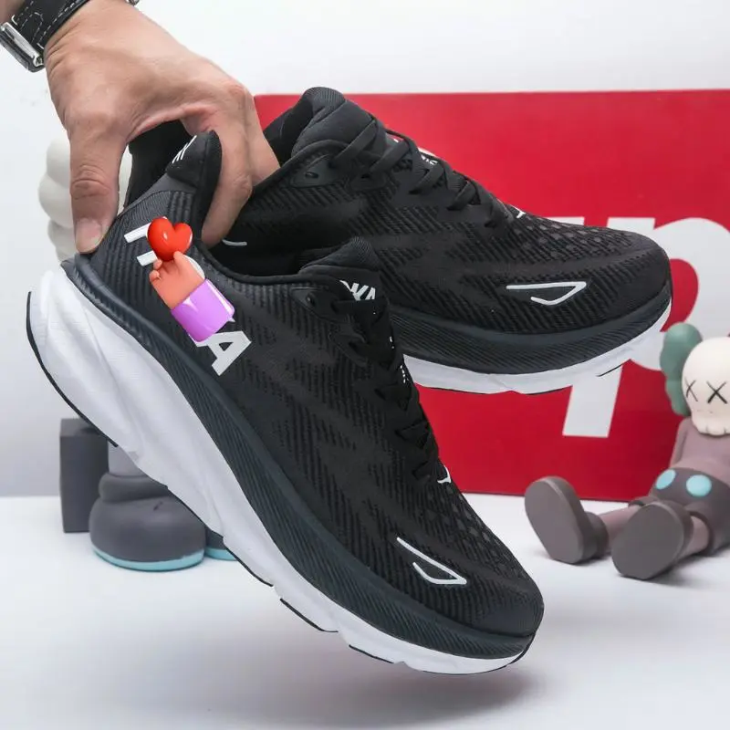 Hoka One One Black S