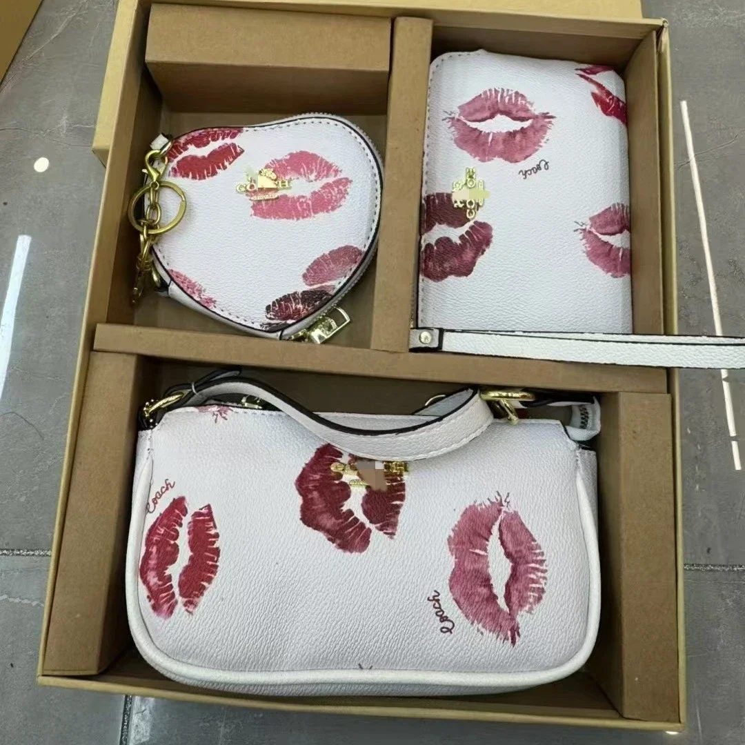 Coach Kiss Print Whi