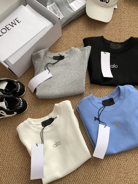 Alo Essential Tee Heather Gray T-Shirt - 5