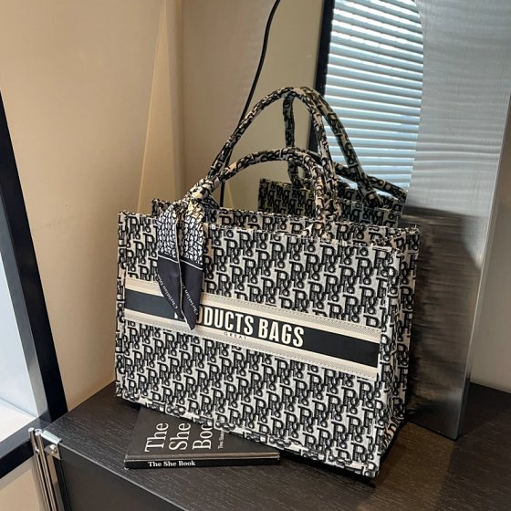 Large Capacity Tote Bag
