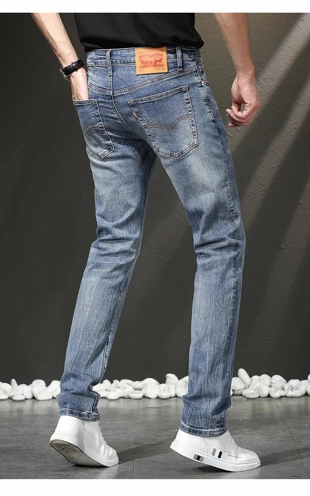 Levi's 501 Original Fit Light Wash Straight Leg Jeans - 9