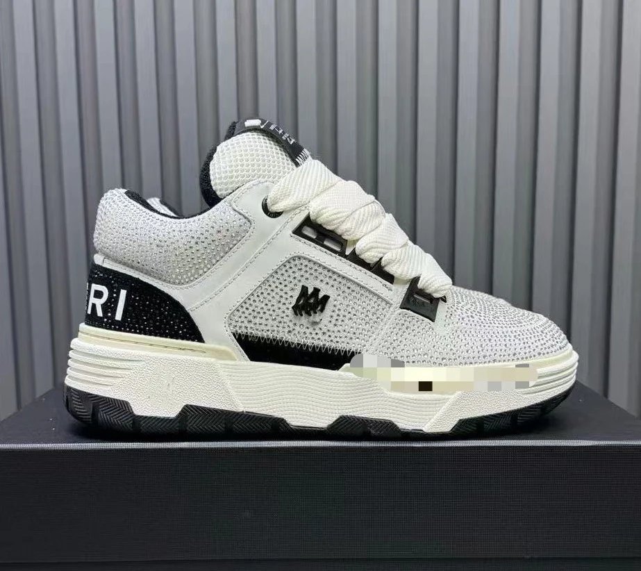 AM Black and White Diamond