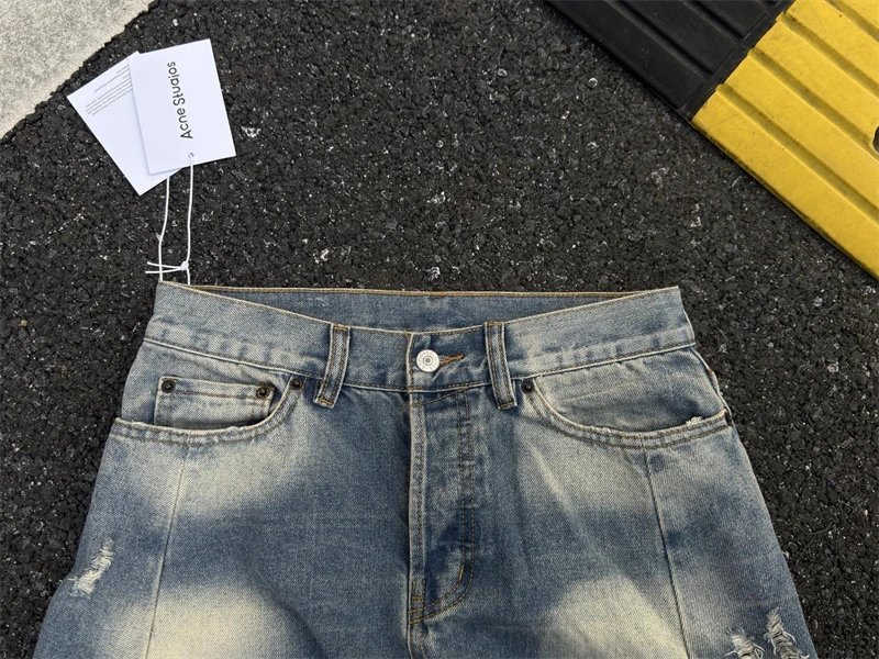 Design Wide-Leg Distressed Washed Denim Jeans - 11
