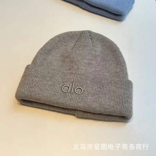 Alo Yoga Beanie Gray Knit Hat - 12