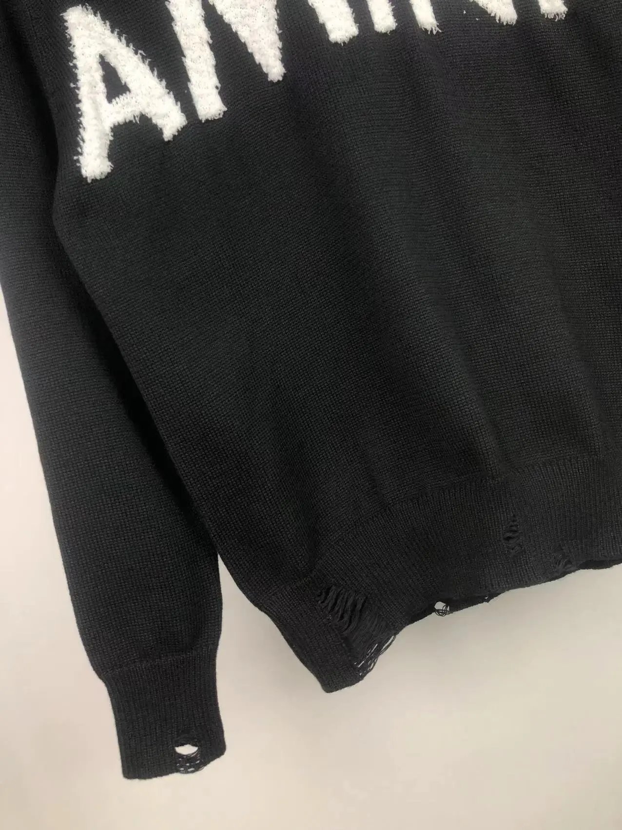 Givenchy QUEEN Knit Sweater Black - 31