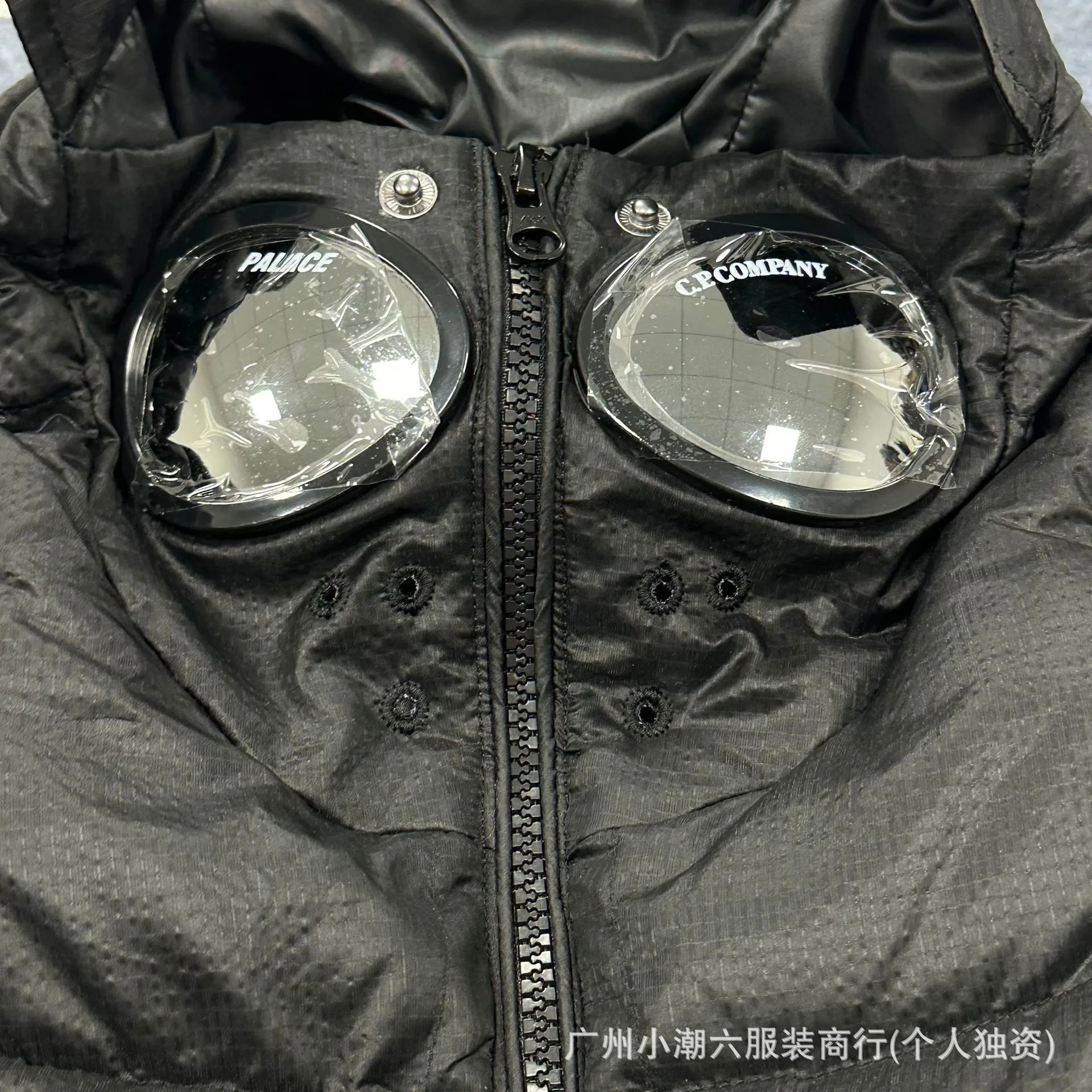 Palace x C.P. Company Goggle Hooded Down Jacket Army Green - 26