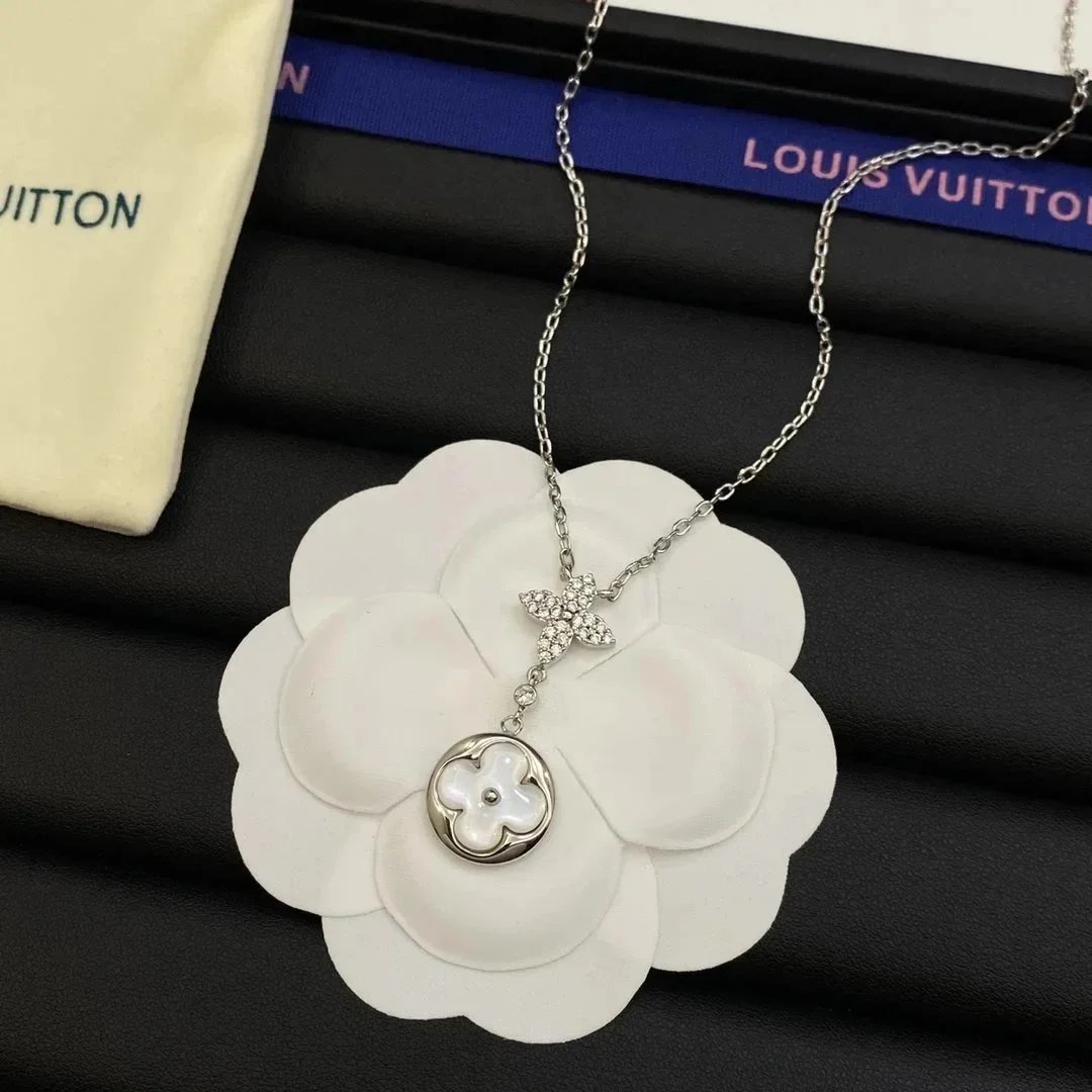 Louis Vuitton Flower Pendant Necklace White Gold Floral