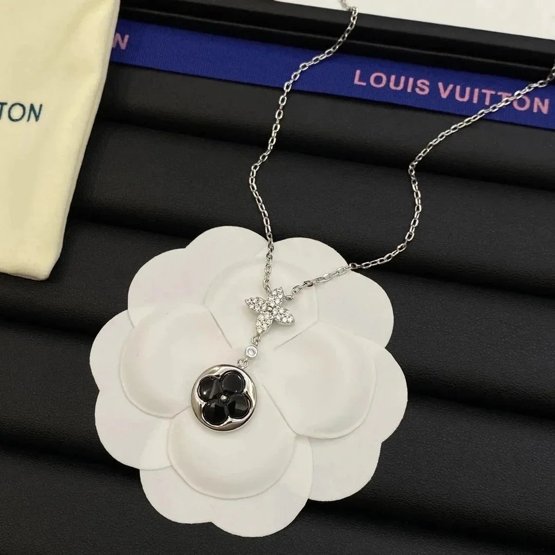 Louis Vuitton Flower Pendant Necklace White Gold Floral
