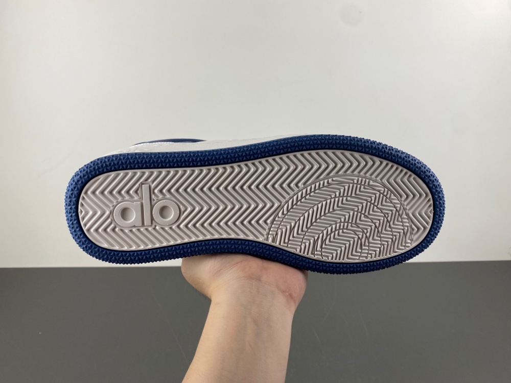 Alo Yoga Court Sneaker Navy and White Sneakers - 15