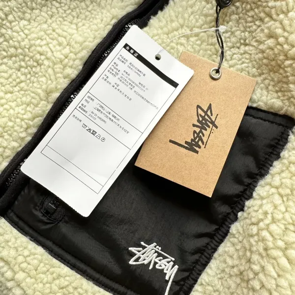 Design 8-Ball Sherpa Jacket Beige and Black Outerwear - 85