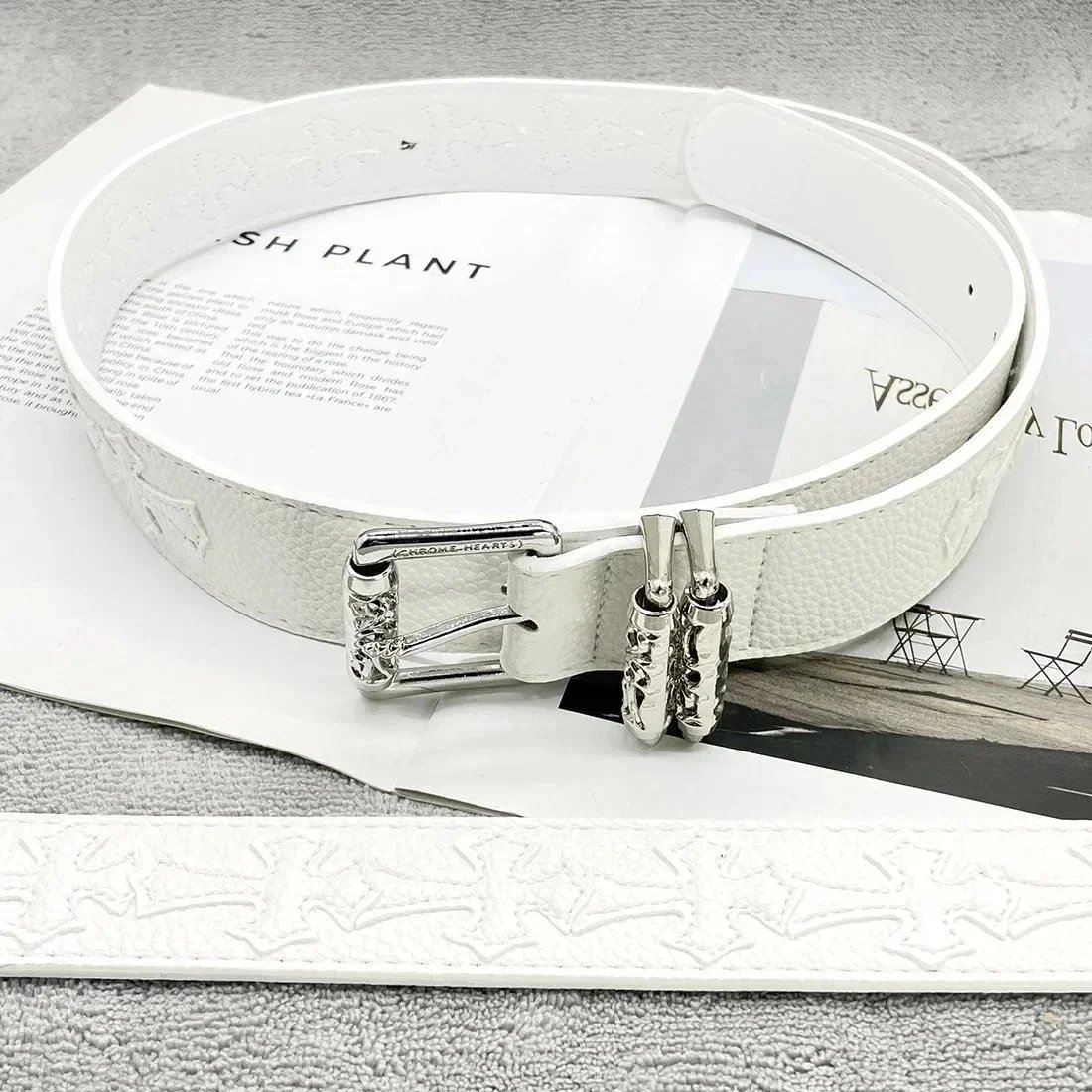 [15 white crosses on a white background – thickened roller] Cro CH Sacred Sword Heart belt SKU image