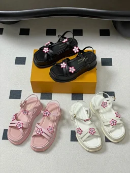 thumbnail for 3 colors **goods 25Ss spring and summer new MAYA FLATFORM sandals platform platform sandals, cherry blossom sandals women! The Maya Flatform sandals are crafted from smooth calfskin, denim and denim, with wide laces running between the leather tongue and metal