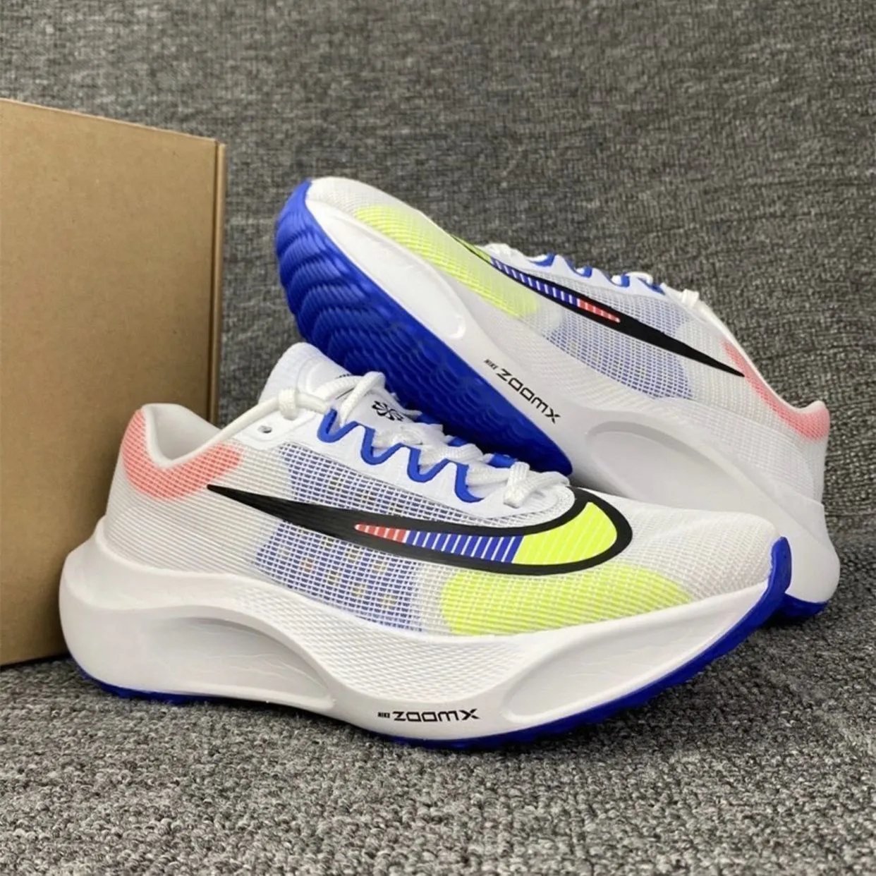 nike耐克鞋子蒲田鼎级ZoomFly5真碳板跑步马拉松竞速透气飞马网面运动鞋