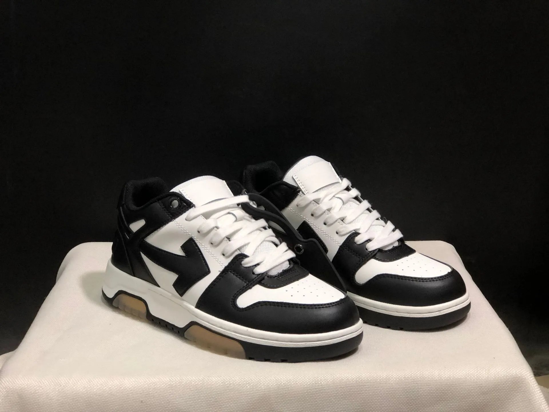Off-White Sneakers Arrow Logo High-Top — #4