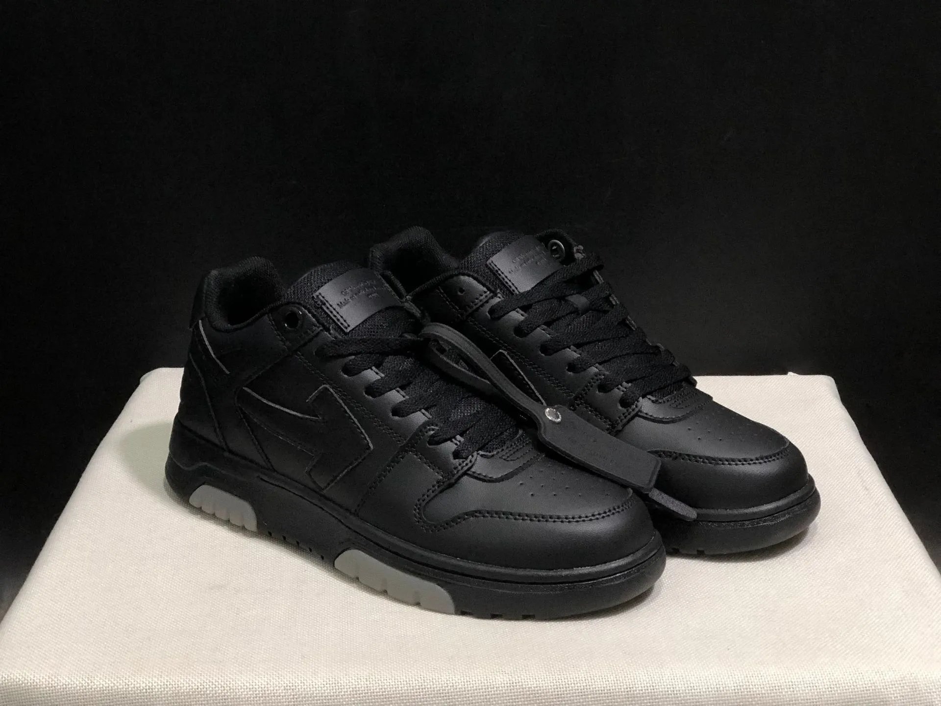 Off-White Sneakers Arrow Logo High-Top — #32