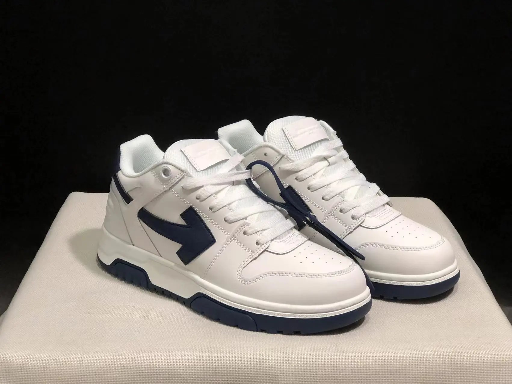 Off-White Sneakers Arrow Logo High-Top — #16
