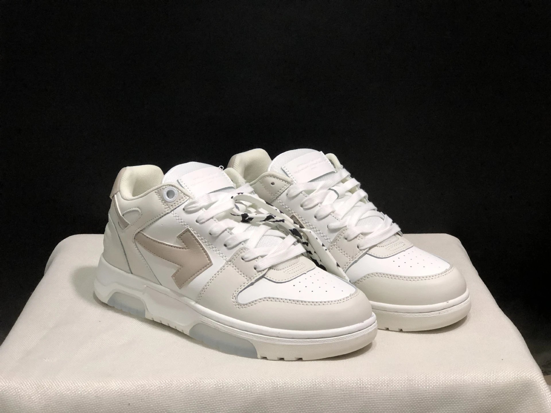 Off-White Sneakers Arrow Logo High-Top — #12